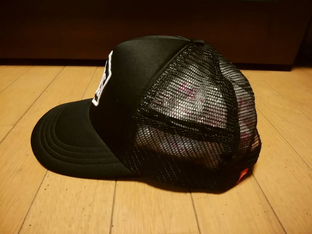 Deus Ex Machina デウスエクスマキナ 刺繍入りベースボールキャップ アイテム トラッカーキャップ 野球帽 売買されたオークション情報 Yahooの商品情報をアーカイブ公開 オークファン Aucfan Com