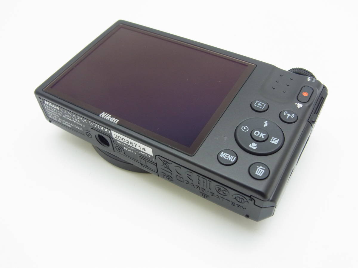 [中古]Nikon COOLPIX S7000 ブラック 光学20倍 マクロ Nikon coolpix S7000 (ブラック )・1602万画素・光学20倍ズーム