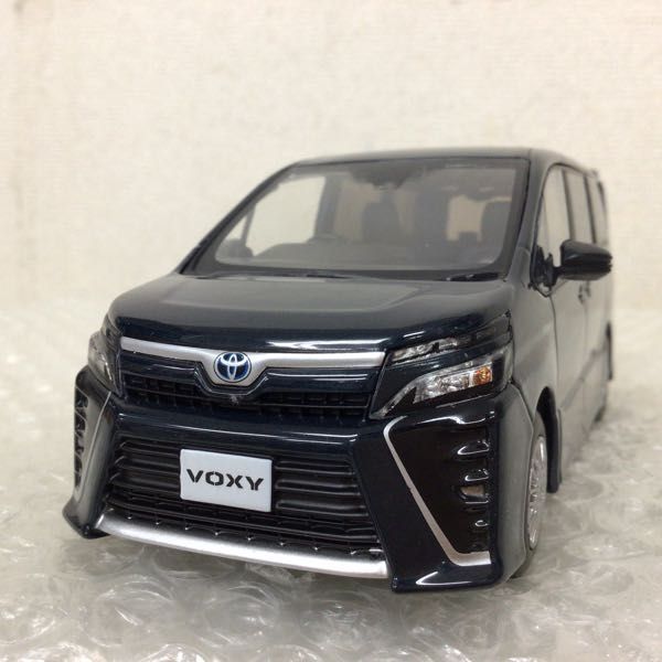 1円～ トヨタ 1/30 カラーサンプル VOXY ヴォクシー ブラッキッシュ
