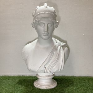 今村三郎作品[woman]石膏彫刻 10万円.日常の女性美を表現,縦50