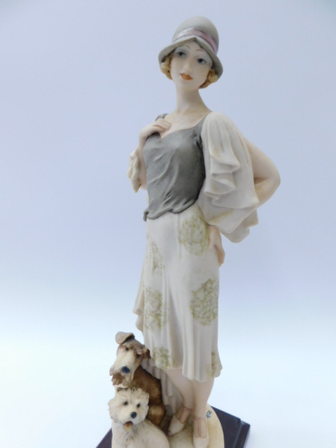 イタリア ジョゼッペ・アルマーニ フィギュリン Miss Daisy