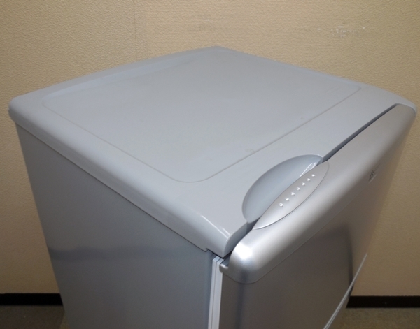 112L SANYO 冷蔵庫 : ヨドバシ.com （ ■関東は送料無料！■【即決】SANYO/2ドア冷蔵庫112L/SR-111M(SB)【it’ｓシリーズ】耐熱100℃トップテーブル★ひとり暮らしに(0R10463)