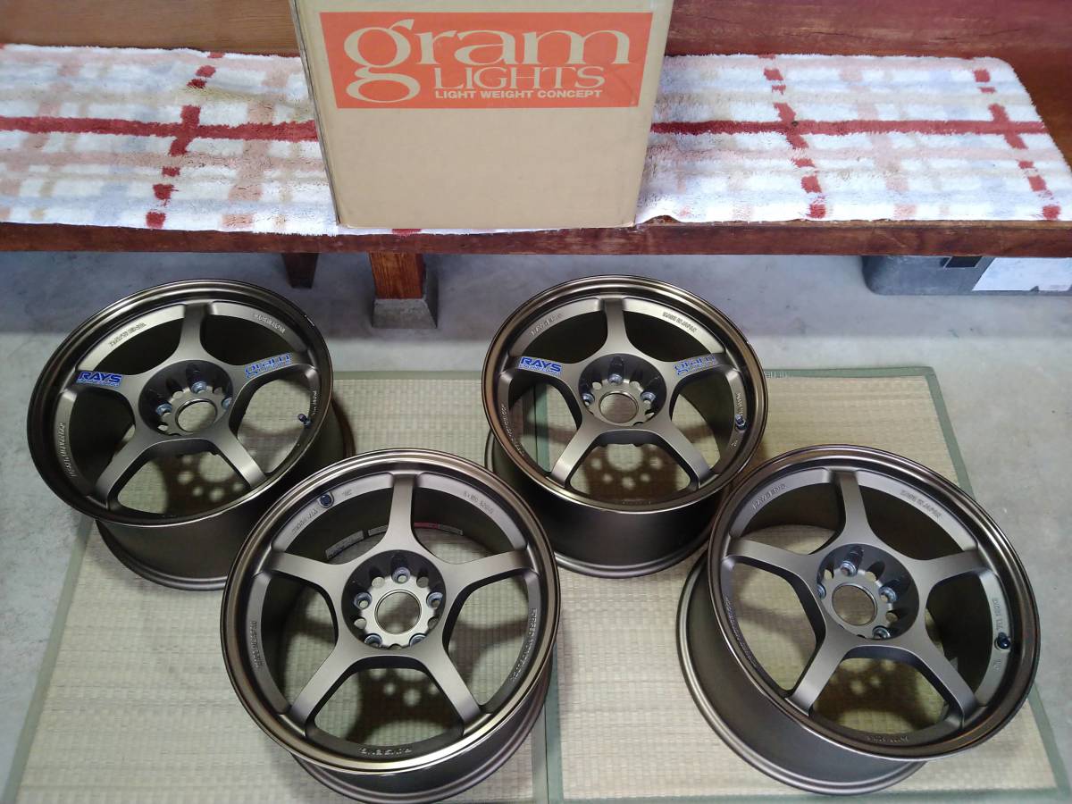 RAYS グラムライツ 57F 17インチ 9.5J OFF38 5穴 114.3 4本 中古
