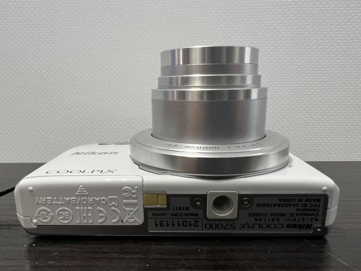 687】Nikon コンパクトデジタルカメラ COOLPIX S7000 ホワイト ケース