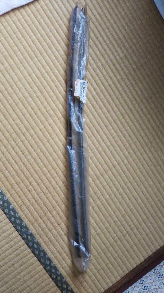 【得価，人気セール】 ランクルFJ56用 フロントドア 左右ガラスラン(その他)｜売買されたオークション情報、yahooの商品情報をアーカイブ公開 - オークファン トヨタ用