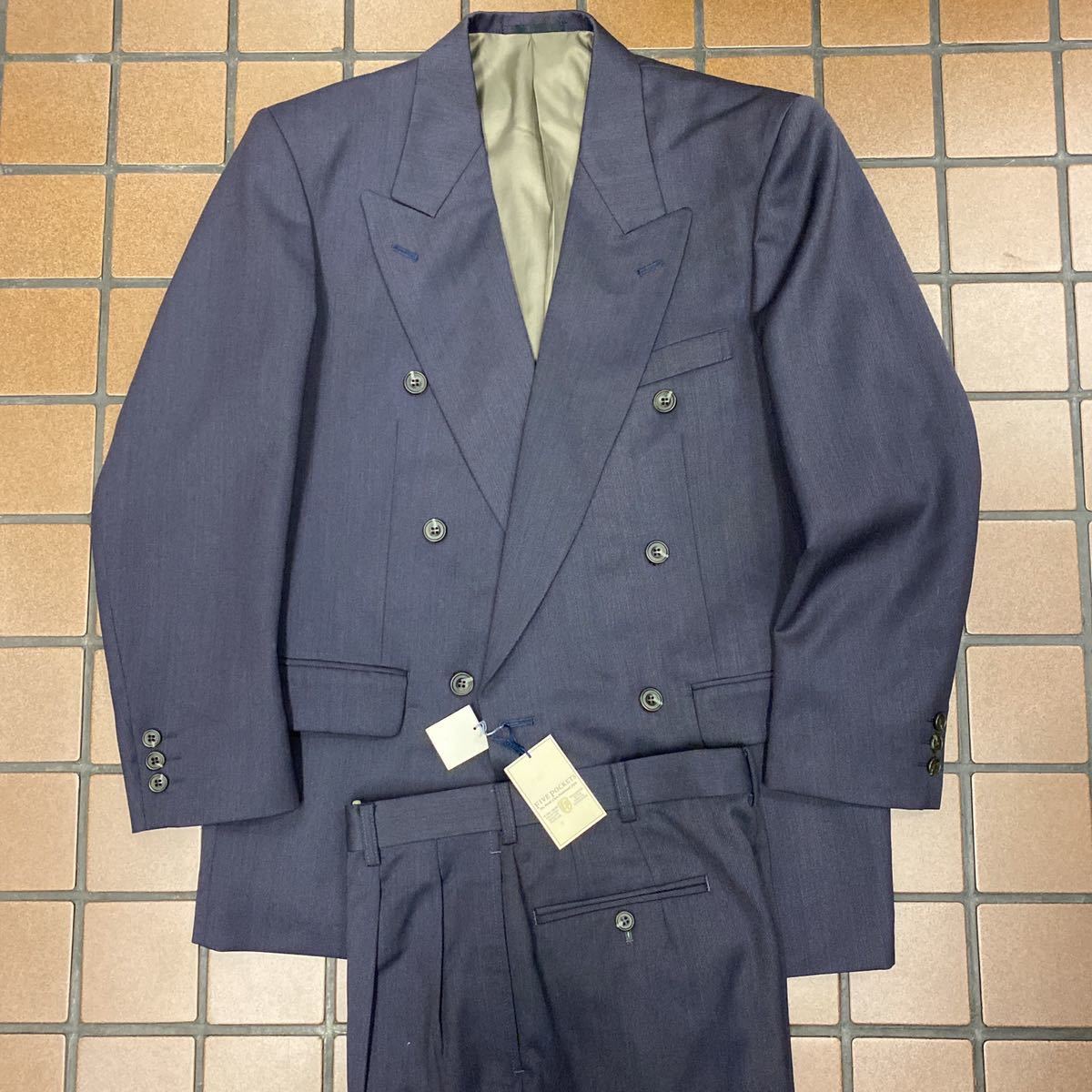 新品 未使用 タグ付き ダブルスーツ 上下セット サイズS 朱子織 