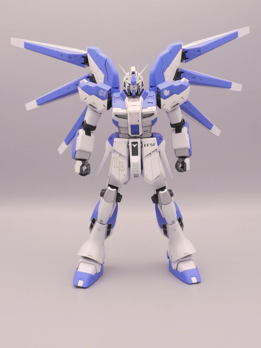 MG 1/100 RX-93-ν2 Hi-νガンダム 塗装済み 完成品 機動戦士ガンダム 