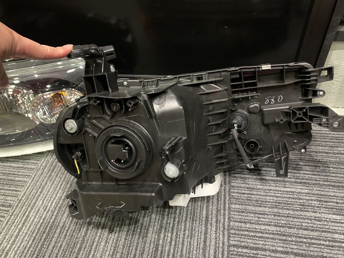 希少　極美品　純正US ヘッドライト　左右　Z12 キューブ　
