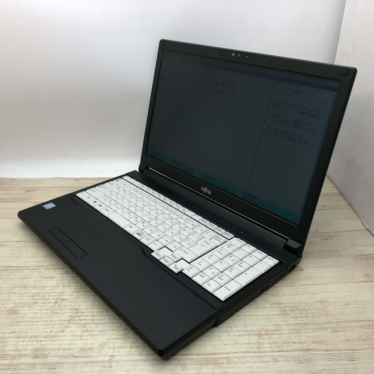 富士通 LIFEBOOK A579/B Core i5 8365U 1.60GHz/4GB/256GB(SSD 