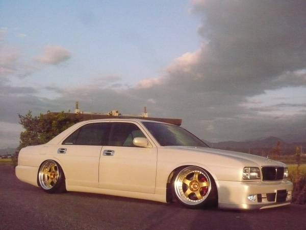 Y32シーマ ａｋｒフルキット パールホワイト塗装済み シーマ セット 売買されたオークション情報 Yahooの商品情報をアーカイブ公開 オークファン Aucfan Com