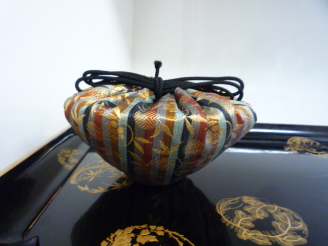 仕覆(しふく)・・笹葛金襴・・39cm