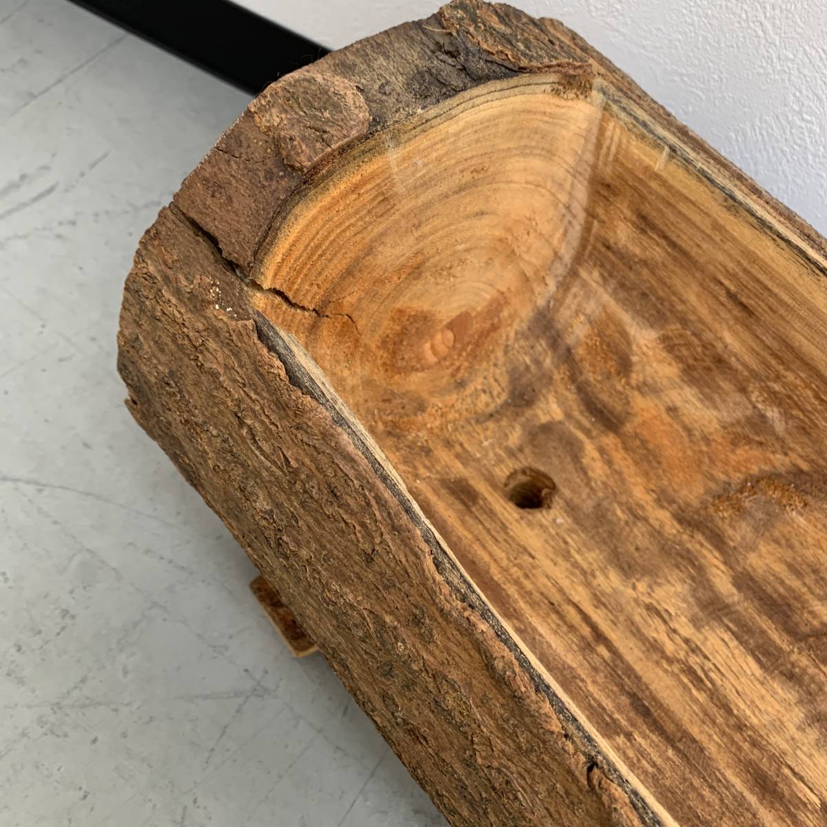 一点もの 丸太くり抜き木製花瓶 プランターカバー 鉢カバー 天然木 無垢材 花器 小物入れ 什器 木工芸品 飾り物 置物 くりぬき アジアン 木工 竹工芸 売買されたオークション情報 Yahooの商品情報をアーカイブ公開 オークファン Aucfan Com