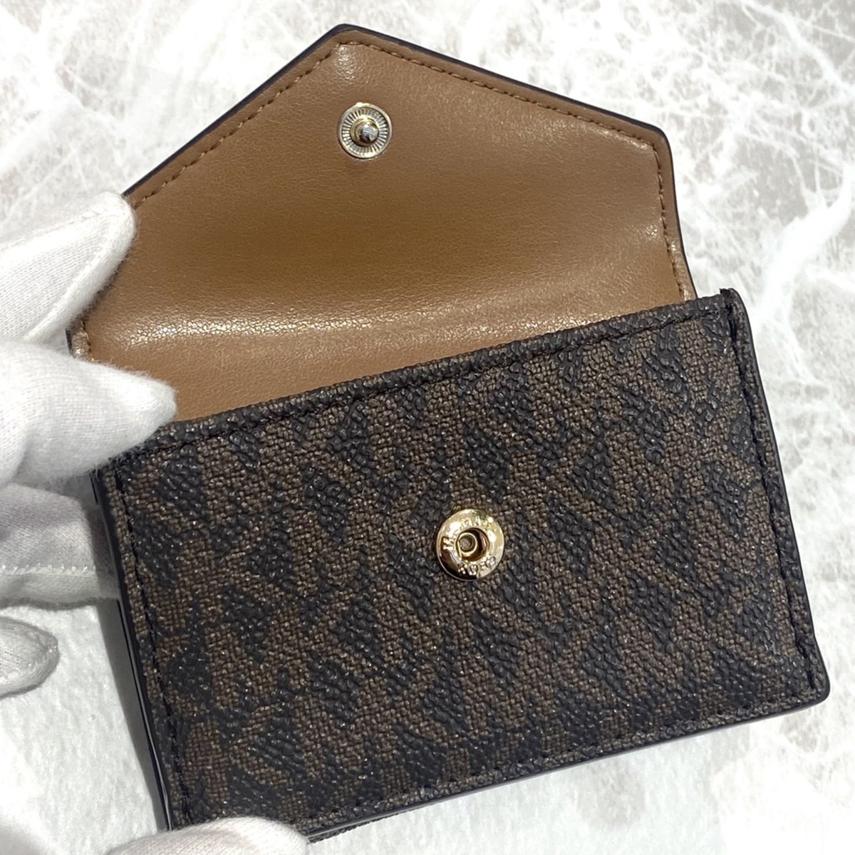 美品 MICHAEL KORS マイケルコース モノグラム 三つ折り財布 ブラウン 