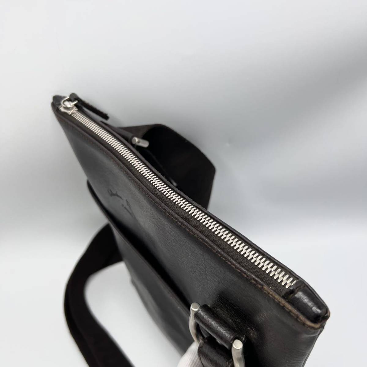 1円 良品 Salvatore ferragamo フェラガモ レザー ショルダーバッグ 