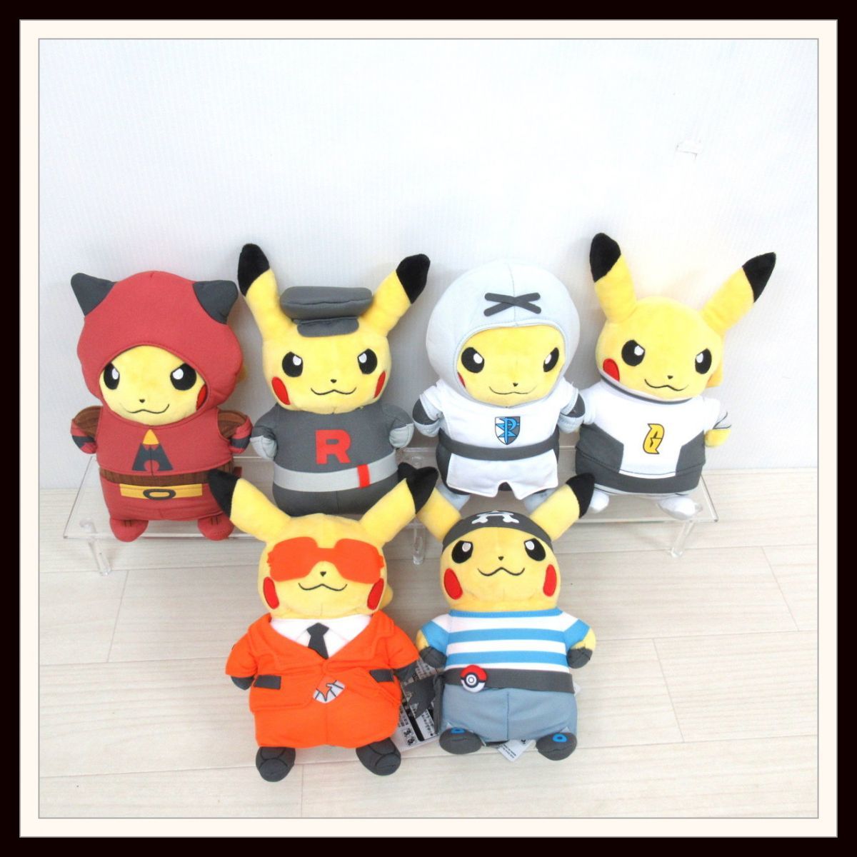 美品】ポケモンセンター 団員ごっこ ピカチュウ ぬいぐるみセット 