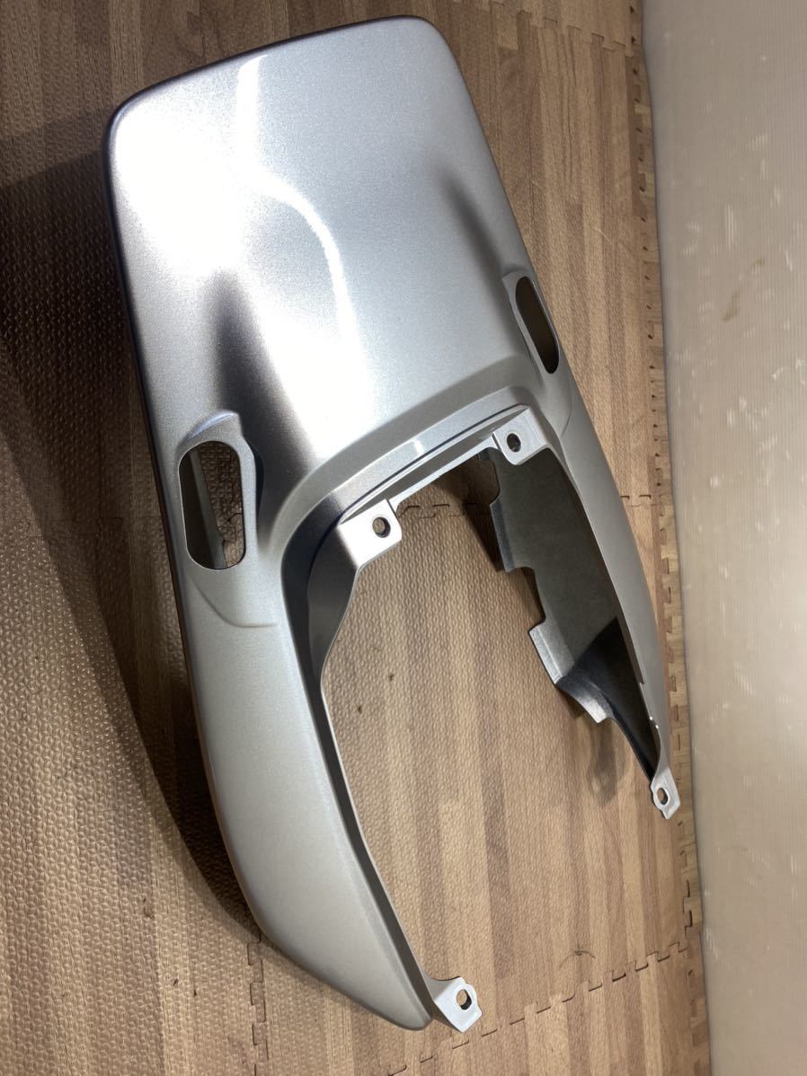 美品 CB400SF / SB NC39 NC42 HONDA 純正 テールカウル リアカウル シートカウル シルバー 77210-MCEL CB400SF NC39 NC42 cb400 3段シート DESIGN