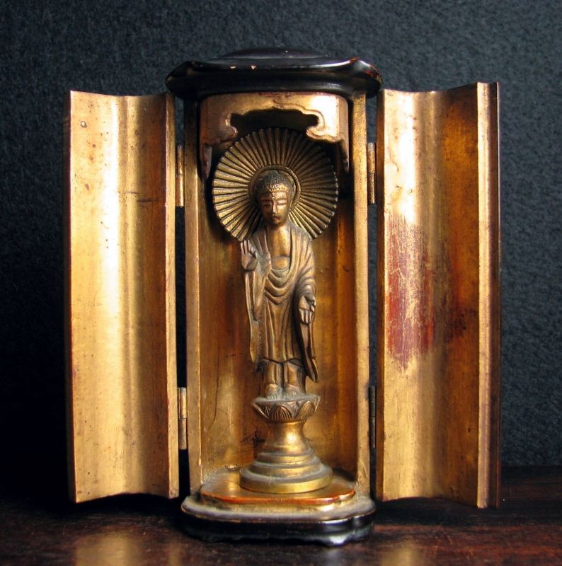 仏教美術　古美術　懐中仏 仏教美術 時代物 懐中仏 厨子入り鍍金銅製阿弥陀如来像 高さ：8cm 仏像/