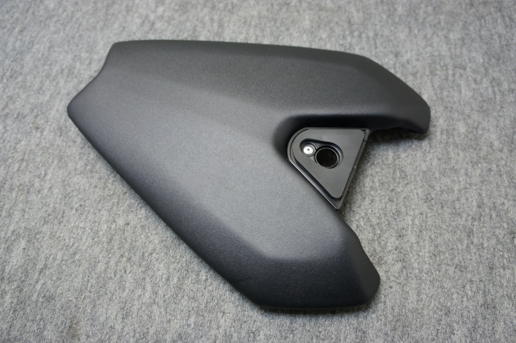 Z1000 14~22年 純正タンデムシート 新古品