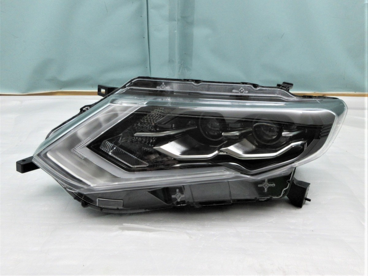 エクストレイル 左ヘッドライド LED T32 26075-6FP5B ほぼ新品