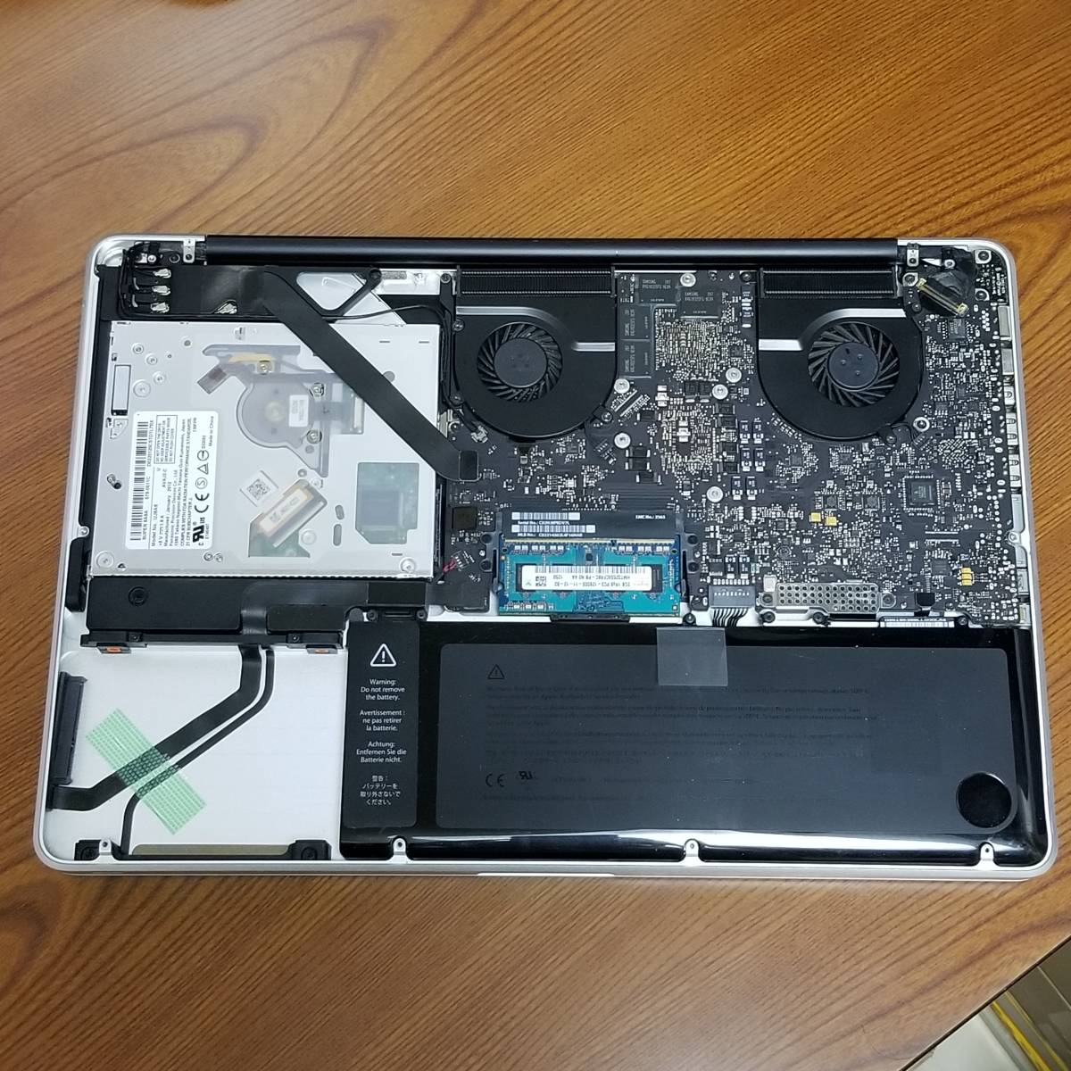 Macbook Pro 15インチ Late 2011 Core i7 2.2GHz 4GB HDDなし ジャンク