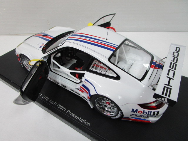 オートアート 1/18 ポルシェ 911 (997) GT3 RSR プレゼンテーション