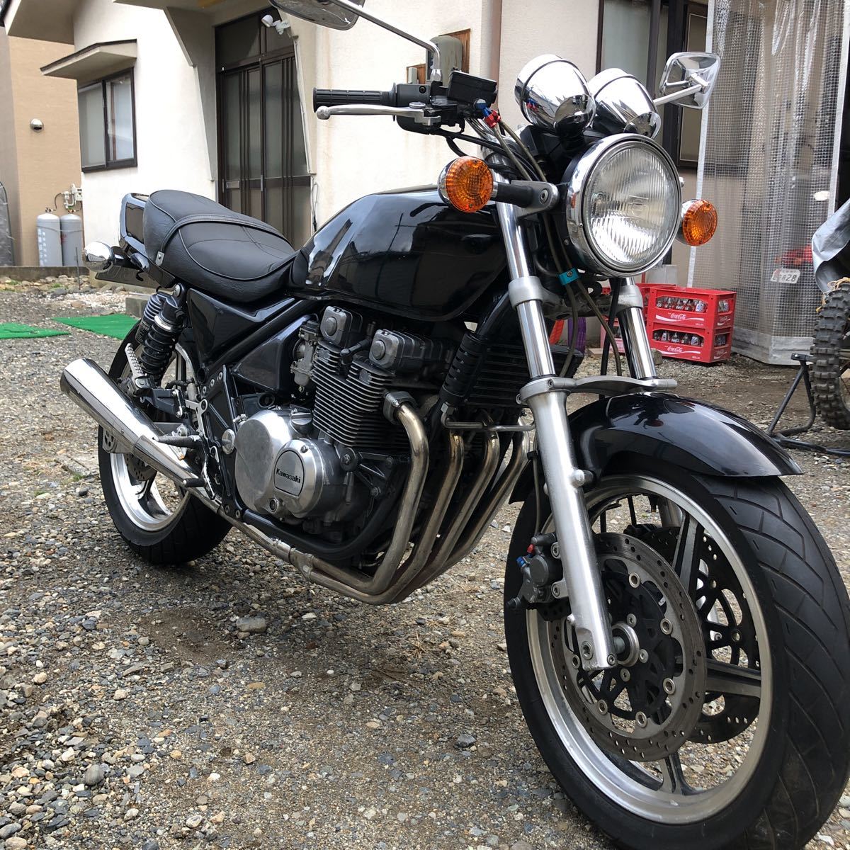 ゼファー400 カワサキ 車検ほぼ2年付、傷多あり、錆あり、走行距離1万 