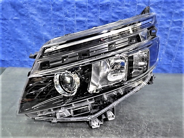 1178 ヴォクシー 80 前期 左ライト LED 28-229 81150-28D00 ZRR80G