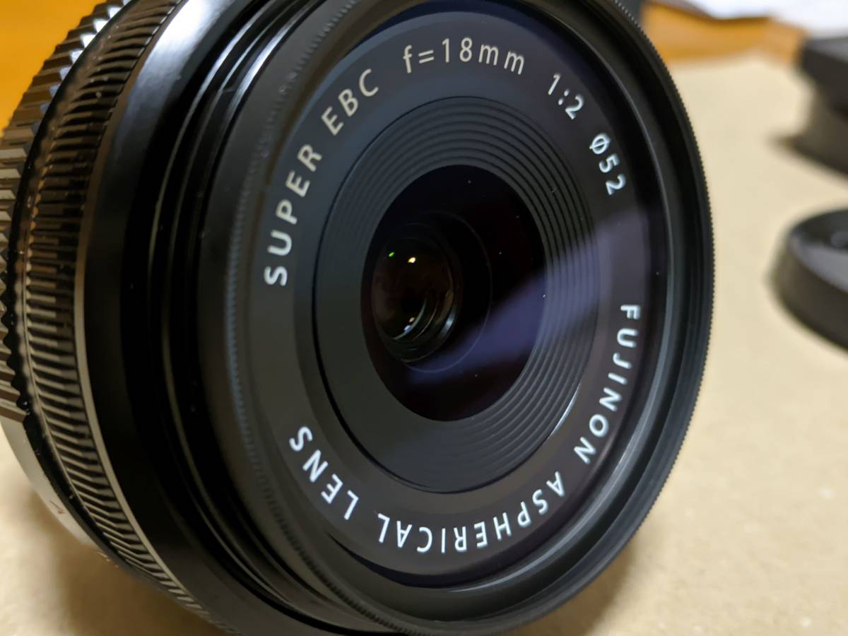 極美品：試し撮り数枚程度】 FUJIFILM XF18mm F2 R おまけ：レンズ 