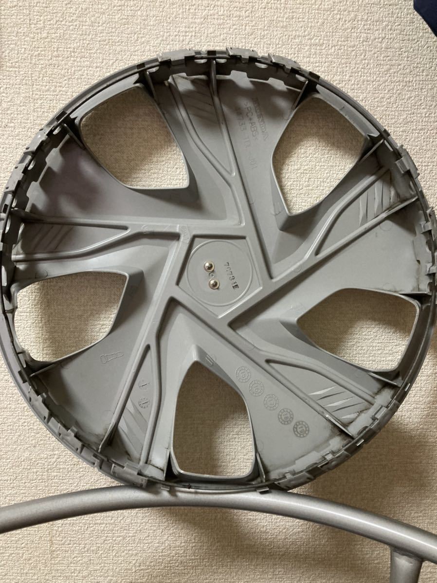 【送料無料】 ホンダ純正　ホイールカバー　15インチ用 中古4枚セット　フリード　フィットなど ホンダ 15インチ ホイールカバー 中古4枚セット15 ☆ホンダ純正スチールホイール用センターカバー フィット」の人気商品一覧・価格比較