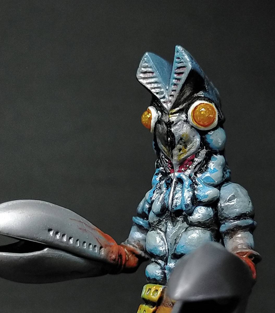 バルタン星人　巨大40cmフィギュア　カスタムリペイント バルタン星人 HGウルトラマン リペイント 改造 ウルトラマンDG (怪獣