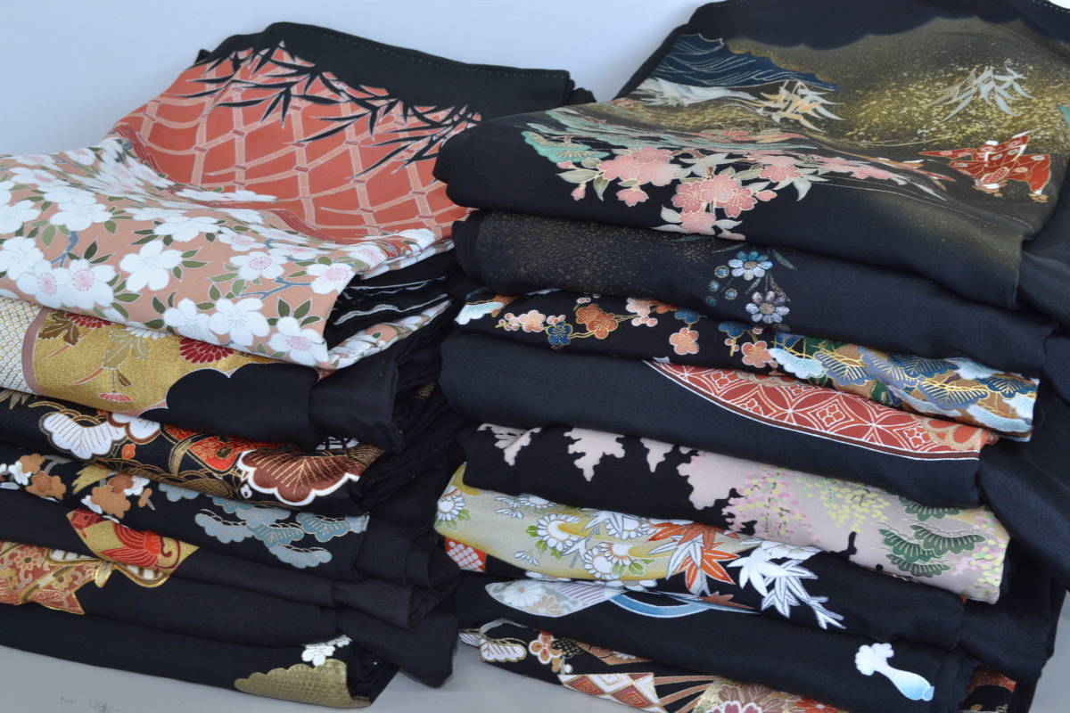 月初の大売り出し！ （仕立て上がり・中古美品） 創作正絹友禅黒留袖 