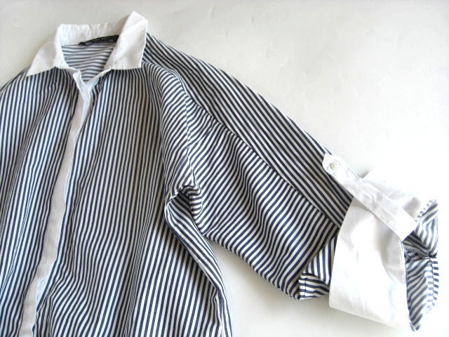 ZARA ザラ ロールアップ 美品ZARA(ザラ)ストライプシャツM長袖 カジュアル キレイめ 冷房対策 羽織り ボーダー ストライプ コットン ネイビー×ホワイト 長袖 ブラウス BASICストライプシャツ |