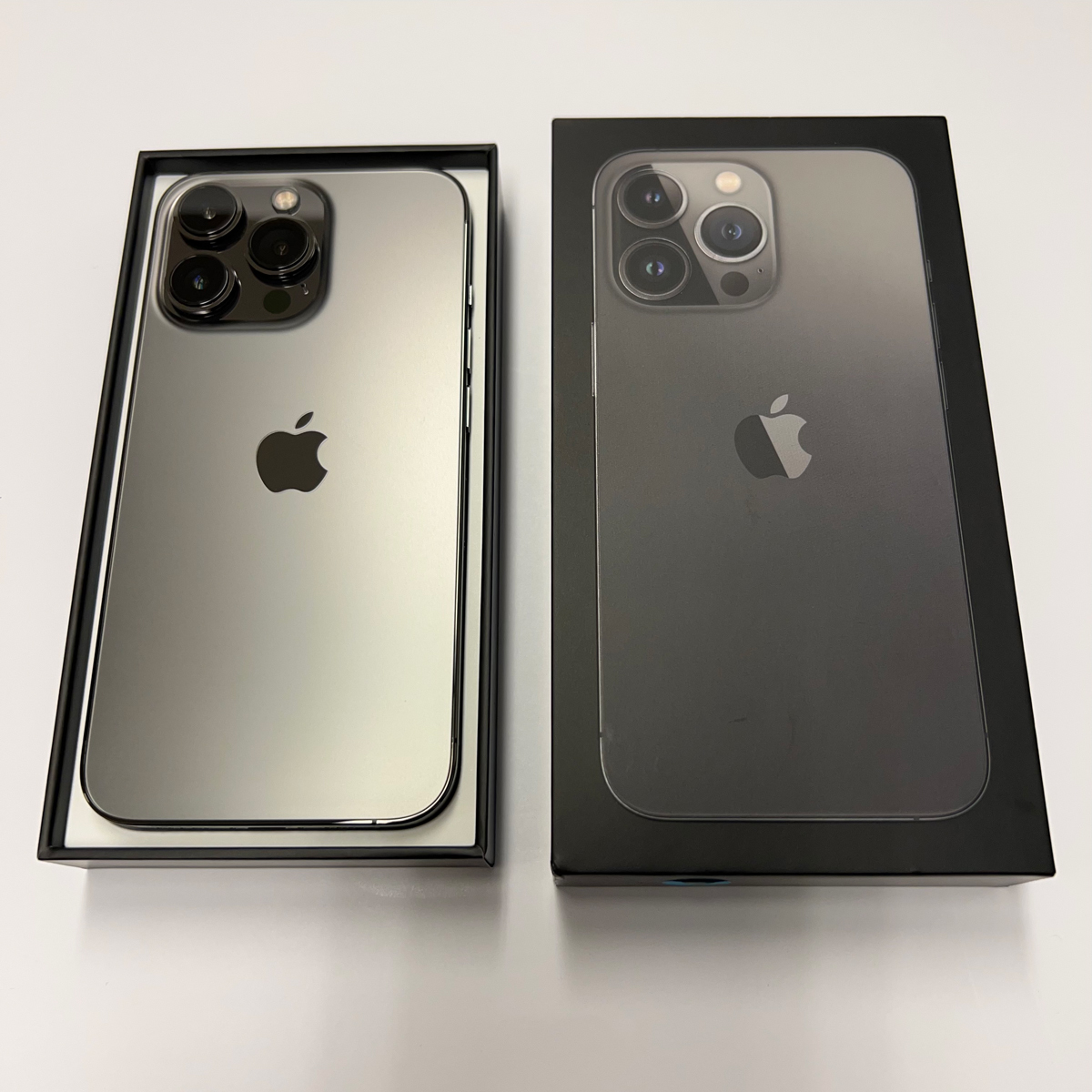 香港版 iPhone13 Pro （物理Dual nano SIM）256GB グラファイト【Apple