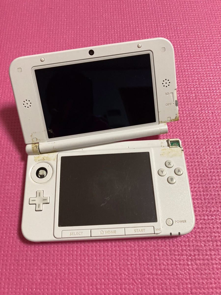New Nintendo 3DS LL ホワイト 擦りむける 充電器 タッチペン付き 