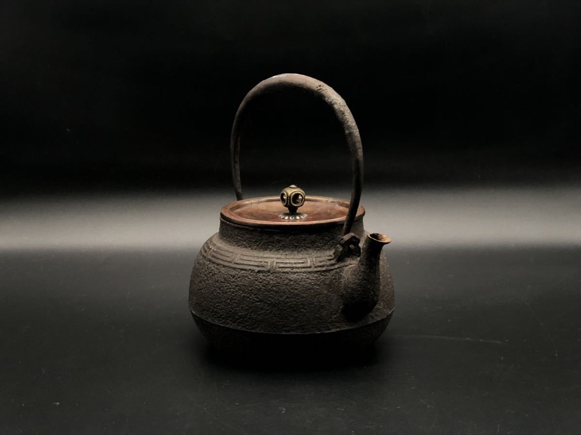 時代鉄瓶　煎茶道 茶釜 煎茶道具 鉄瓶 | FE189 時代 釜師造 銀象嵌提手 草花紋 寸胴