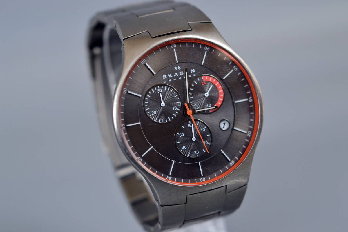 B) SKAGEN スカーゲン SKW6076 クロノグラフ デイト クォーツ 腕時計 