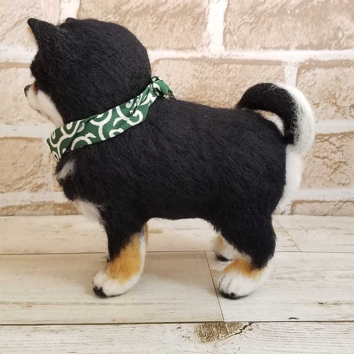 犬 豆柴 公式通販 羊毛フェルト 柴犬 ハンドメイド 黒柴 芝生 ☆羊毛