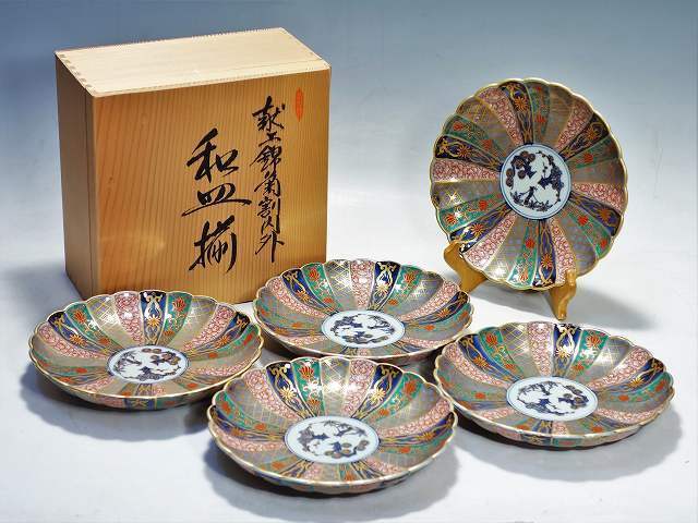 K04195【有田焼 林九朗窯 林九朗 作】献上錦菊割内外 和皿揃 五客 金欄
