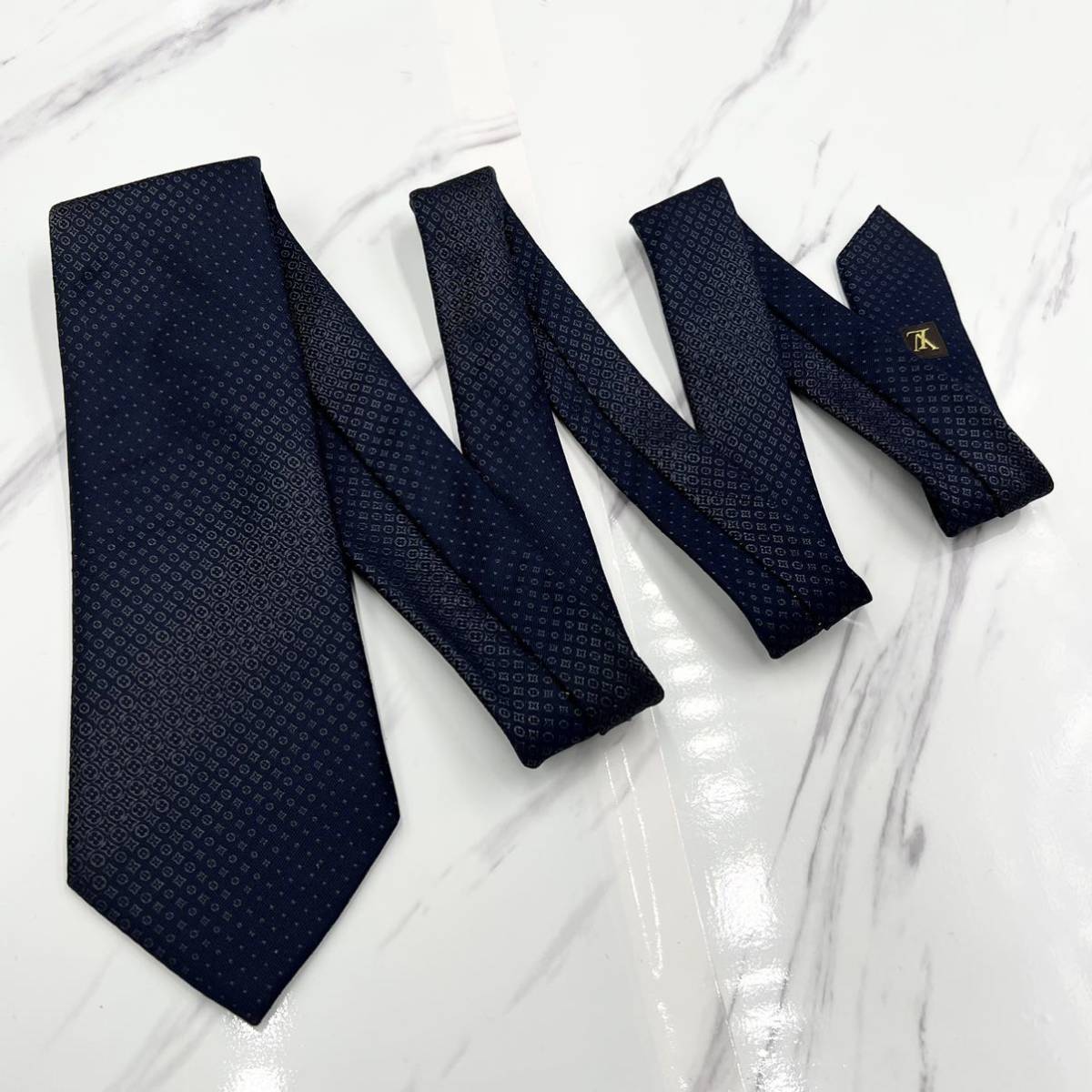 1円 LOUIS VUITTON ルイヴィトン シルク100％ モノグラム 斜め