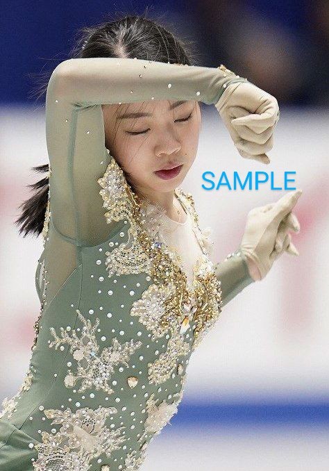 レア セクシー ショット 紀平梨花 生写真 L判サイズ 可愛い 衣装 ポーズ 大人びた 表情 綺麗な スタイル 女子フィギュアスケート No 164 写真 売買されたオークション情報 Yahooの商品情報をアーカイブ公開 オークファン Aucfan Com