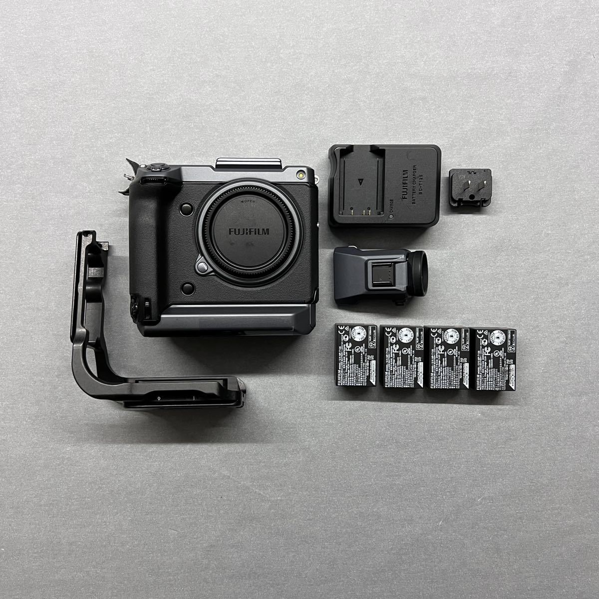 FUJIFILM GFX100+純正バッテリー4つ+RRS Lプレート バッテリーの通販