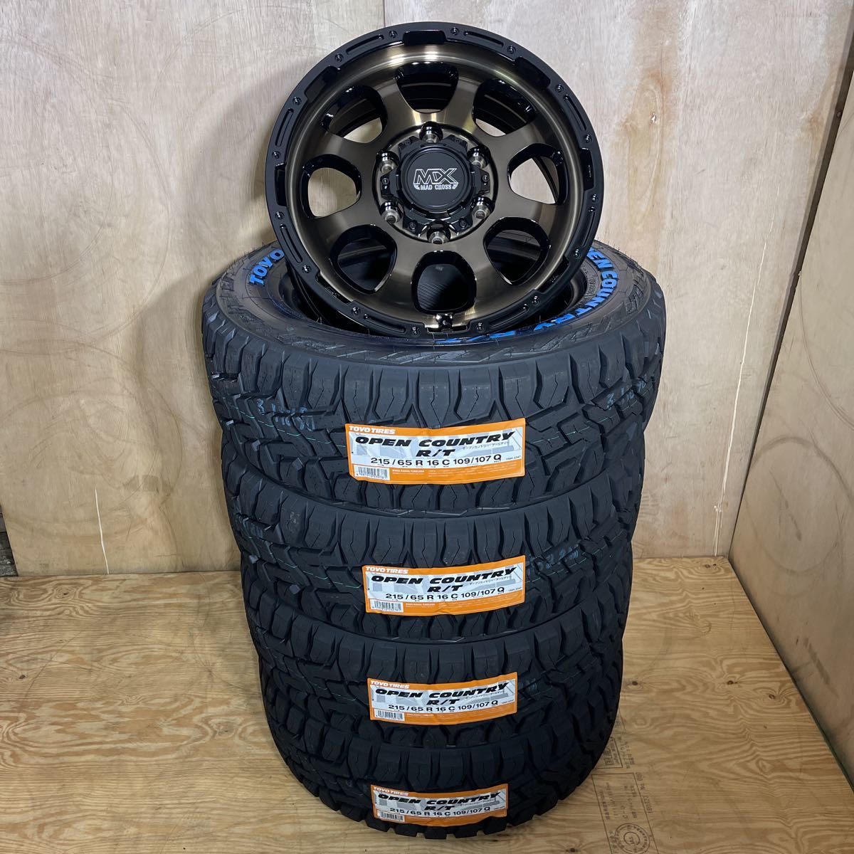 マッドクロスグレイス◇TOYOオープンカントリーRT 215/65R16C 
