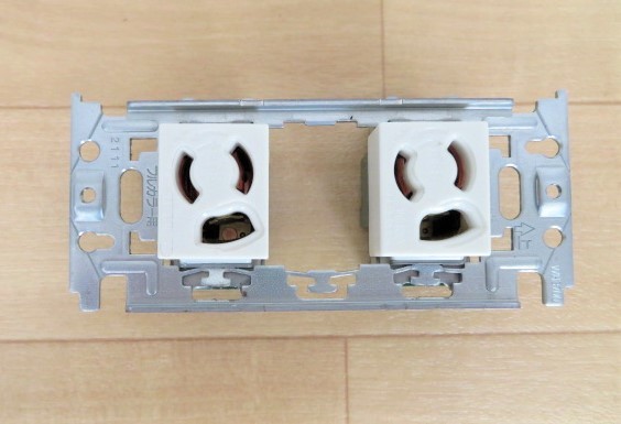 ホンダ発電機用 交流コンセントAssy（HONDA EU16i EU18i AIRMAN 