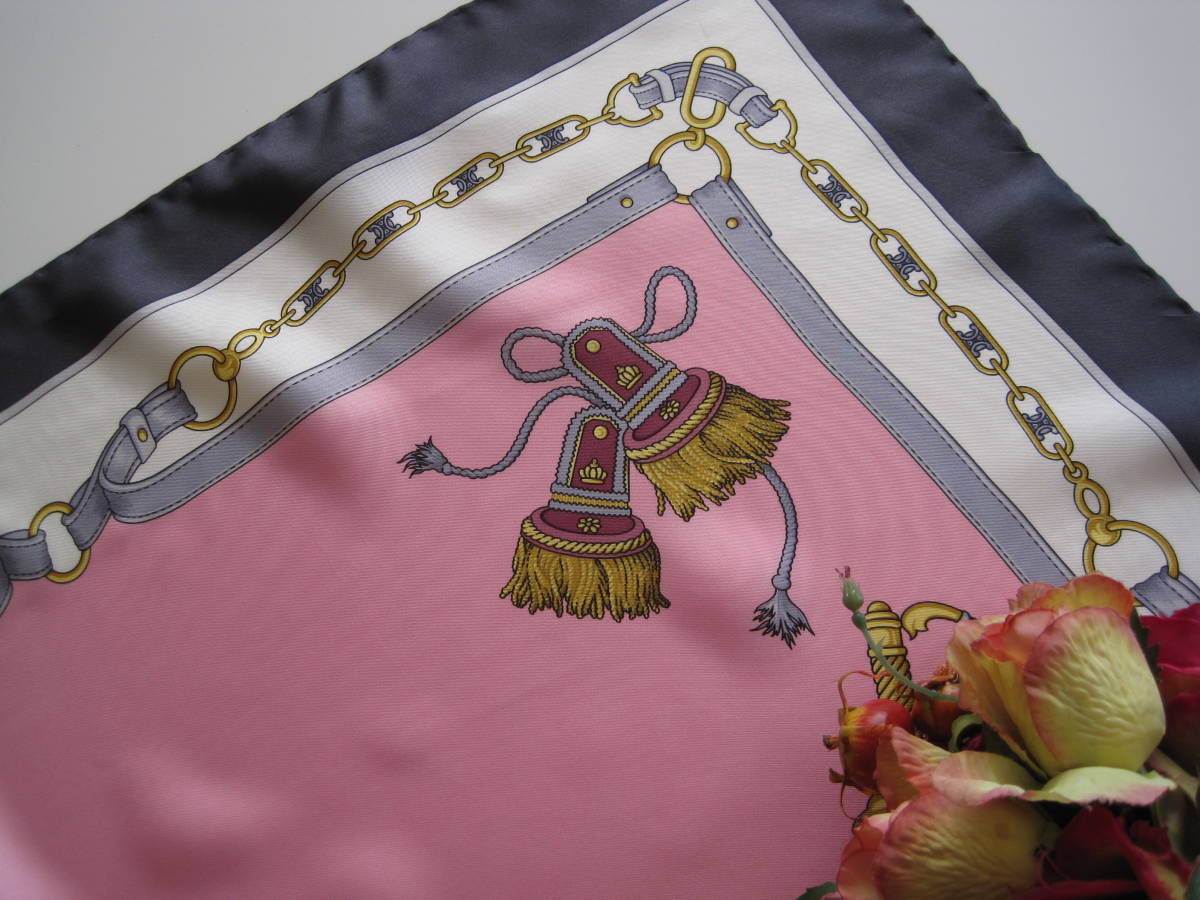 美品✨CELINE セリーヌ 大判シルクスカーフ ホース馬具柄 ピンク