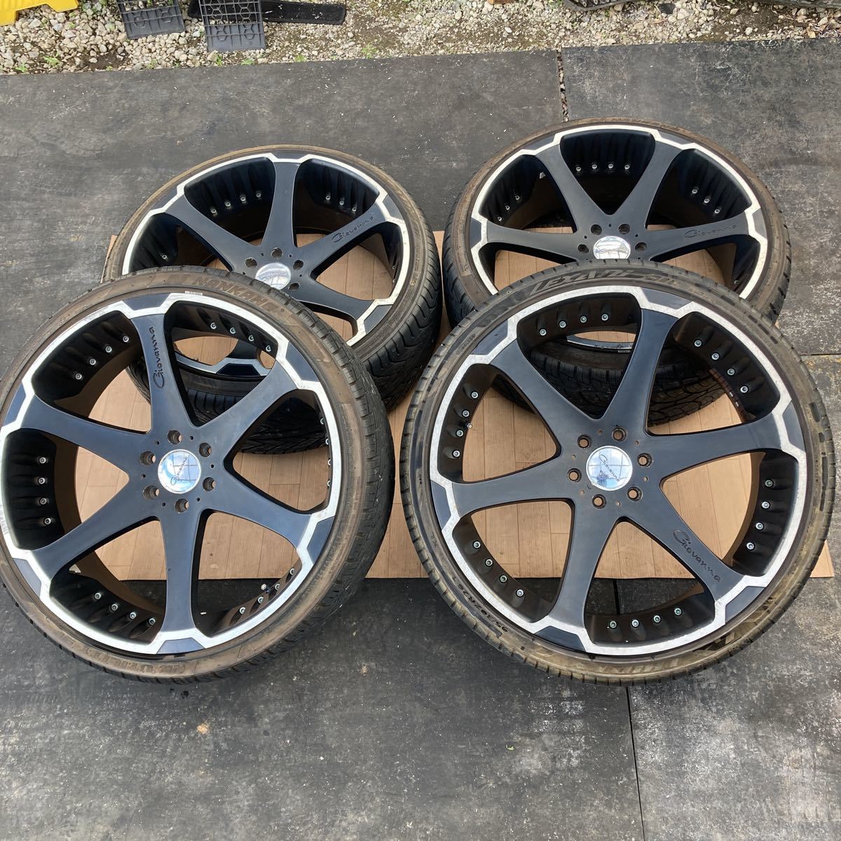  ジオバンナ 26インチ エスカレード 等 10.5J PCD139.7 295-30R26 バリ山 直接引き取り大歓迎 横浜発 ナンカン 6穴 インセット32(23インチ以上)｜売買されたオークション情報、yahooの商品情報をアーカ 23インチ以上