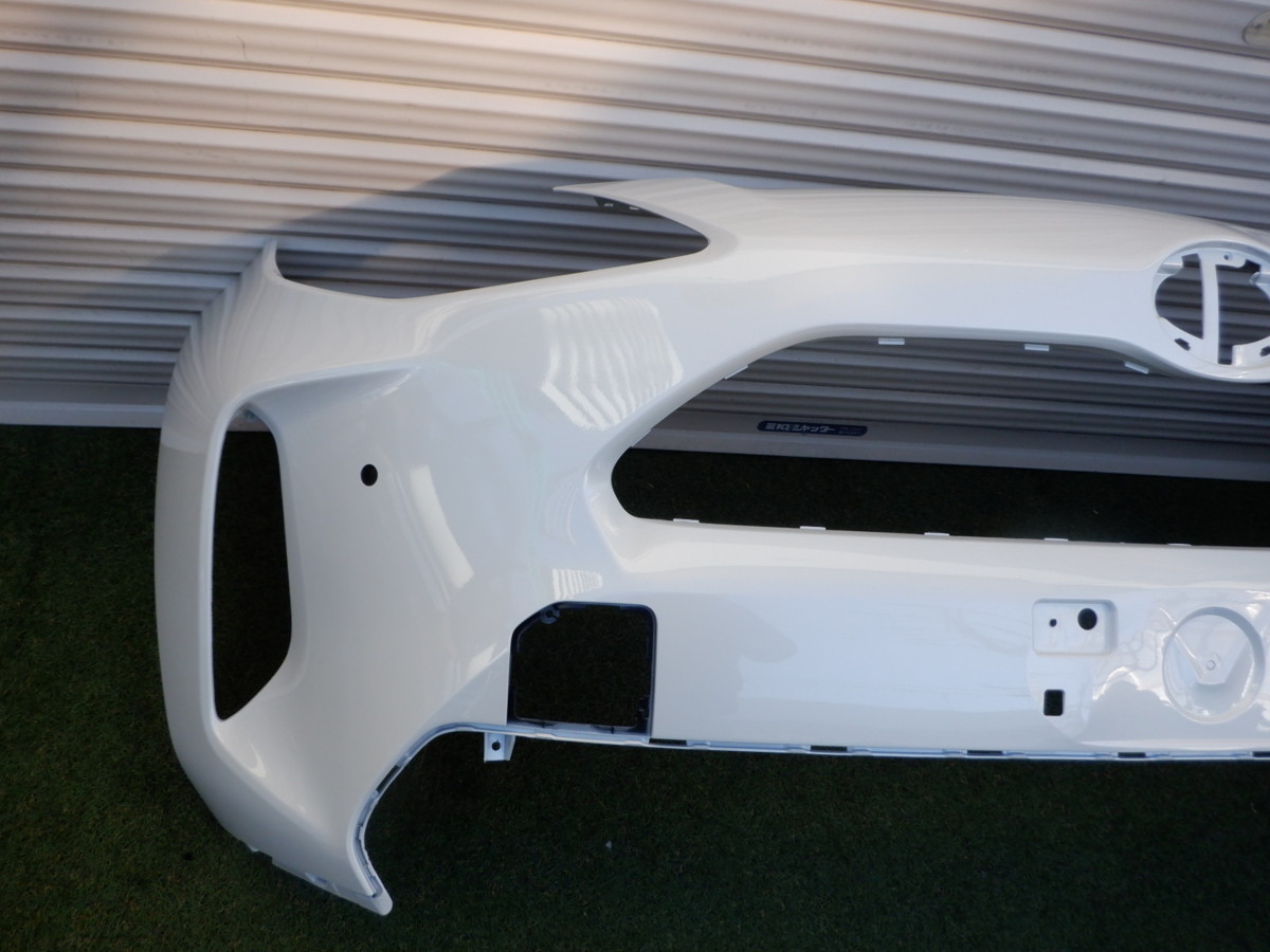 TOYOTAトヨタ純正 ヤリスクロス フロントバンパ 52119-5C934-F1