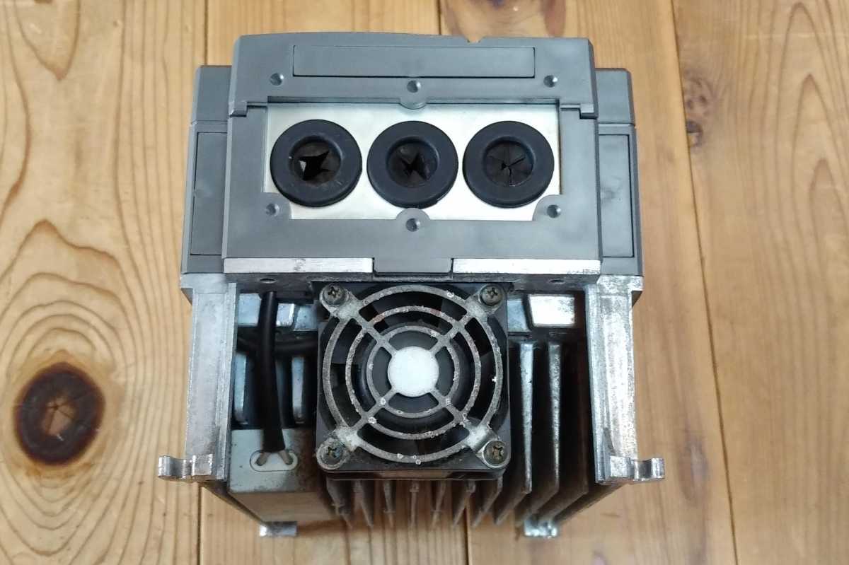 400V 3.7kW 富士電機 汎用インバータ FRENIC 5000G11 IGBTの部品取りに 