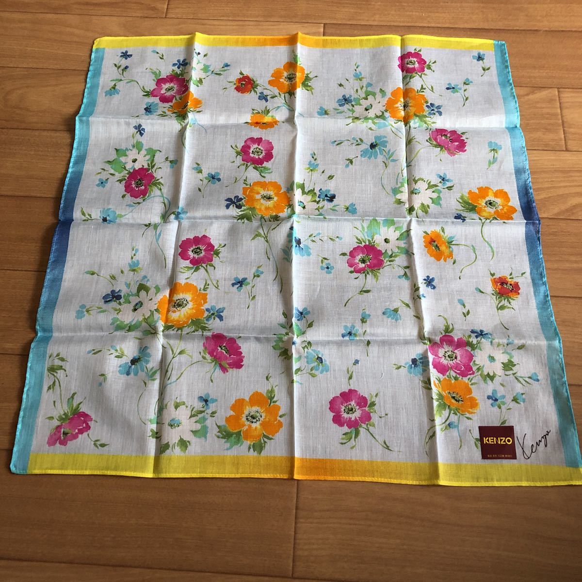 Kenzo ケンゾー ハンカチ 花柄 レディース ブランド 花 花模様 シール付き 綿 ケンゾー 売買されたオークション情報 Yahooの商品情報をアーカイブ公開 オークファン Aucfan Com