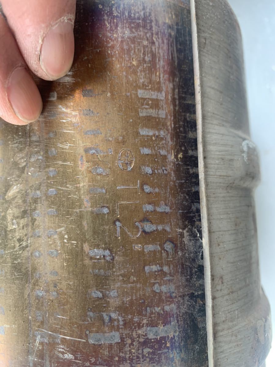 触媒 TOYOTA TL2 車種不明 ジャンク品 6個 触媒 ジャンク品 ジャンク