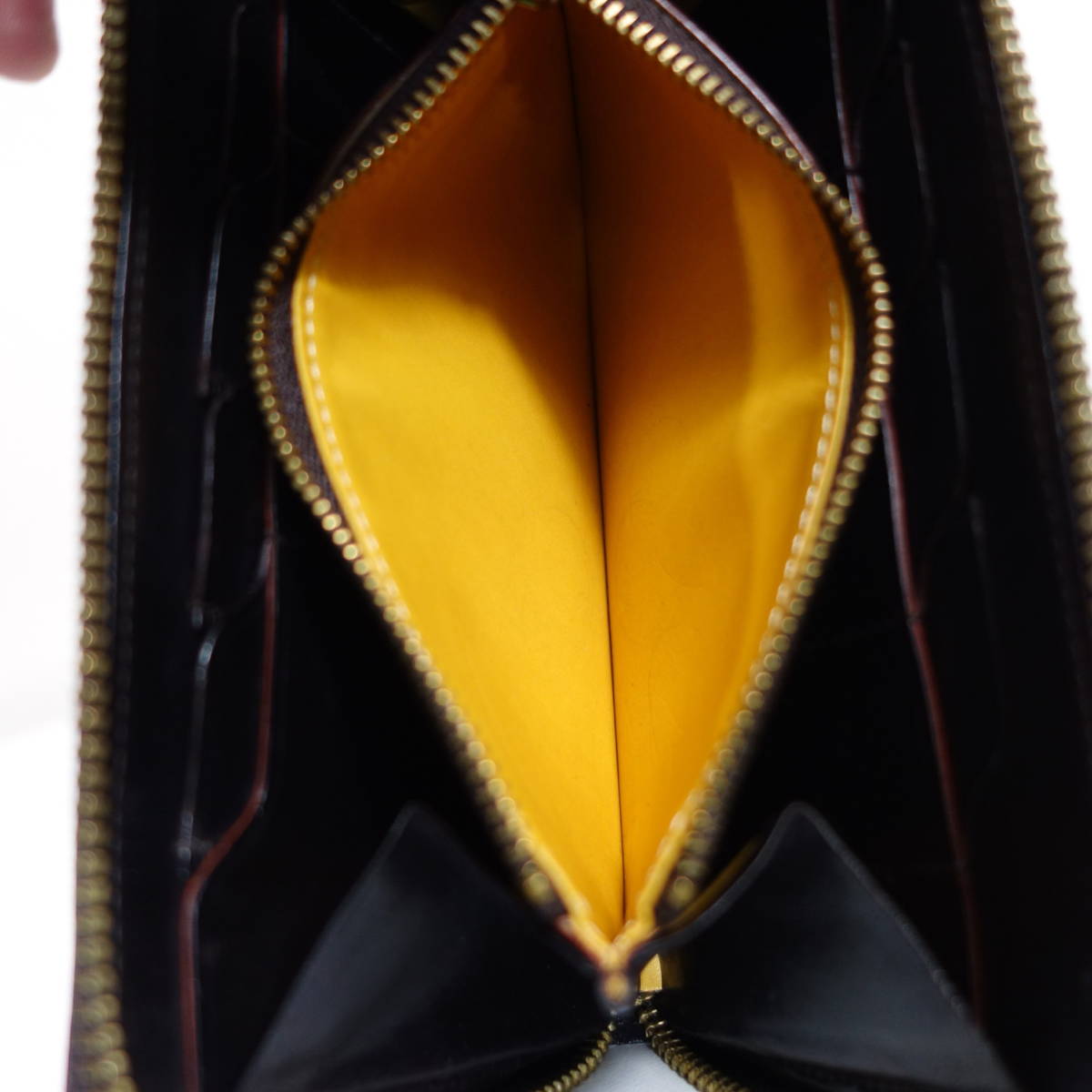 【良品】ガンゾ　GUD2 ジップウォレット　GANZO　黒紫 GANZO GUD2 ガンゾ 受注 渋カッコ良すぎ！手に吸い付くようなこの質感！一度味わったら 大丸東京店公式